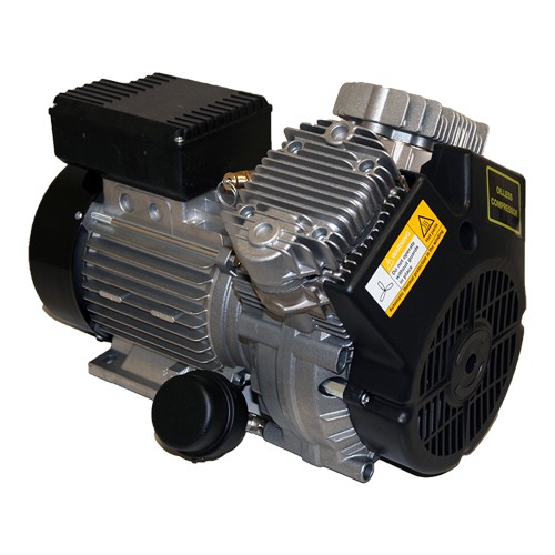 essezeta servizi UN GRUPPO COMPRESSORE 2 TESTE 400V GIS su sfondo bianco.